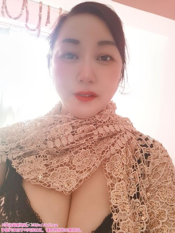 沙坪坝区楼凤小姐