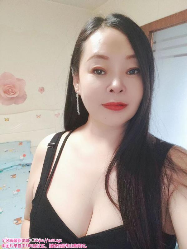 沙坪坝区楼凤小姐