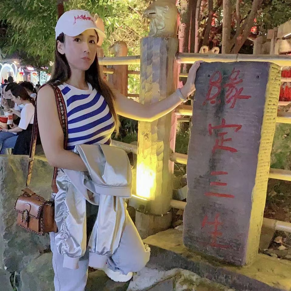 成都市楼凤小姐